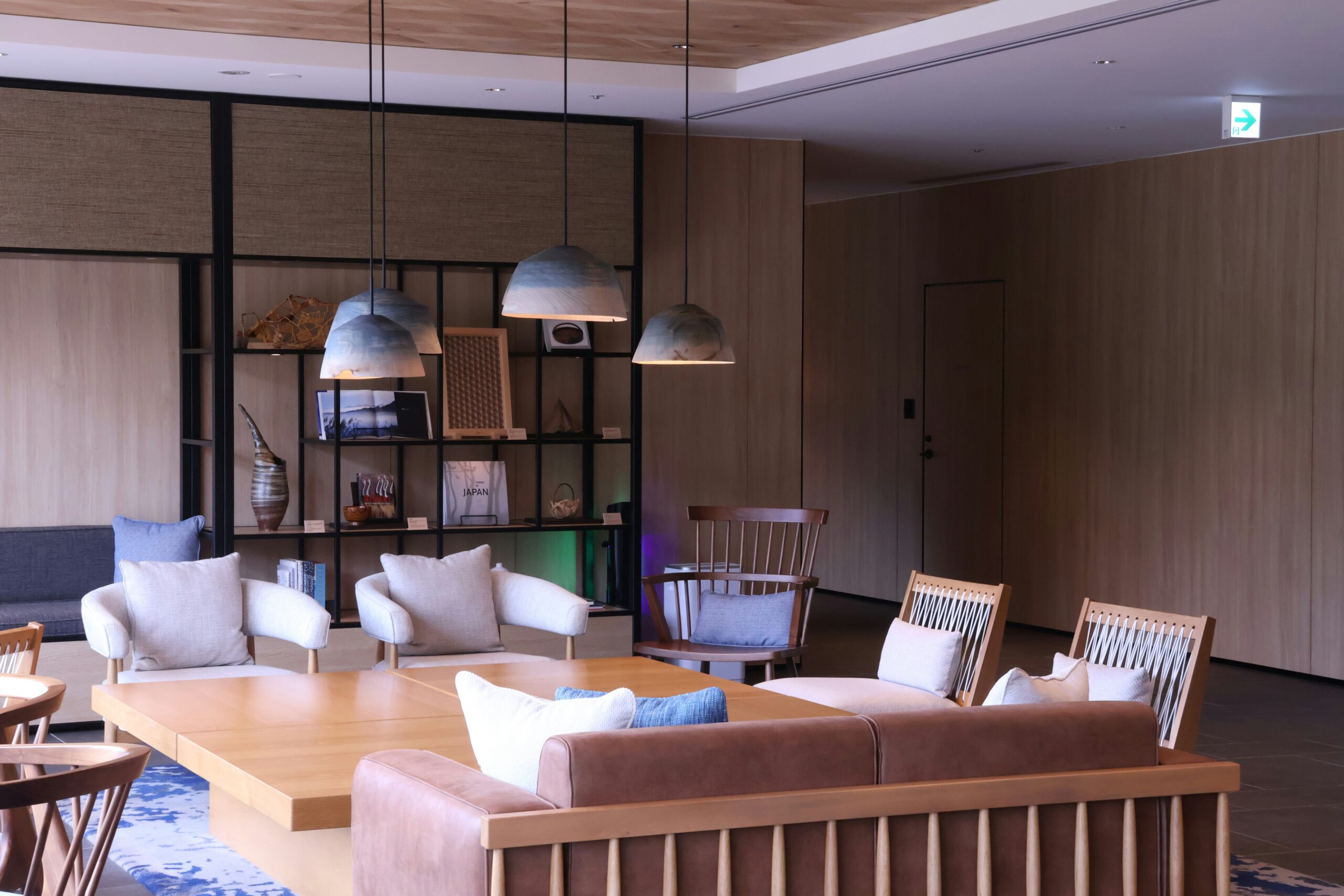 Playground Hide and Seek Matching Colors with Sign Post Kids and Mommy! Playground Hide and Seek Matching Colors with Sign Post Kids and Mommy!